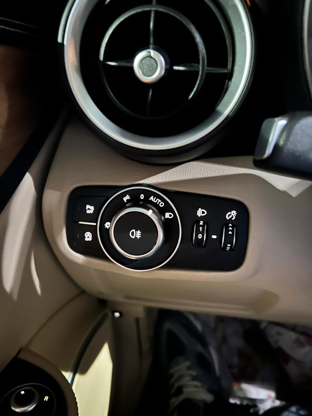 Alfa Romeo Giulia 2.2 Turbodiesel 180 CV AT8 Business Sport Launch Ed.