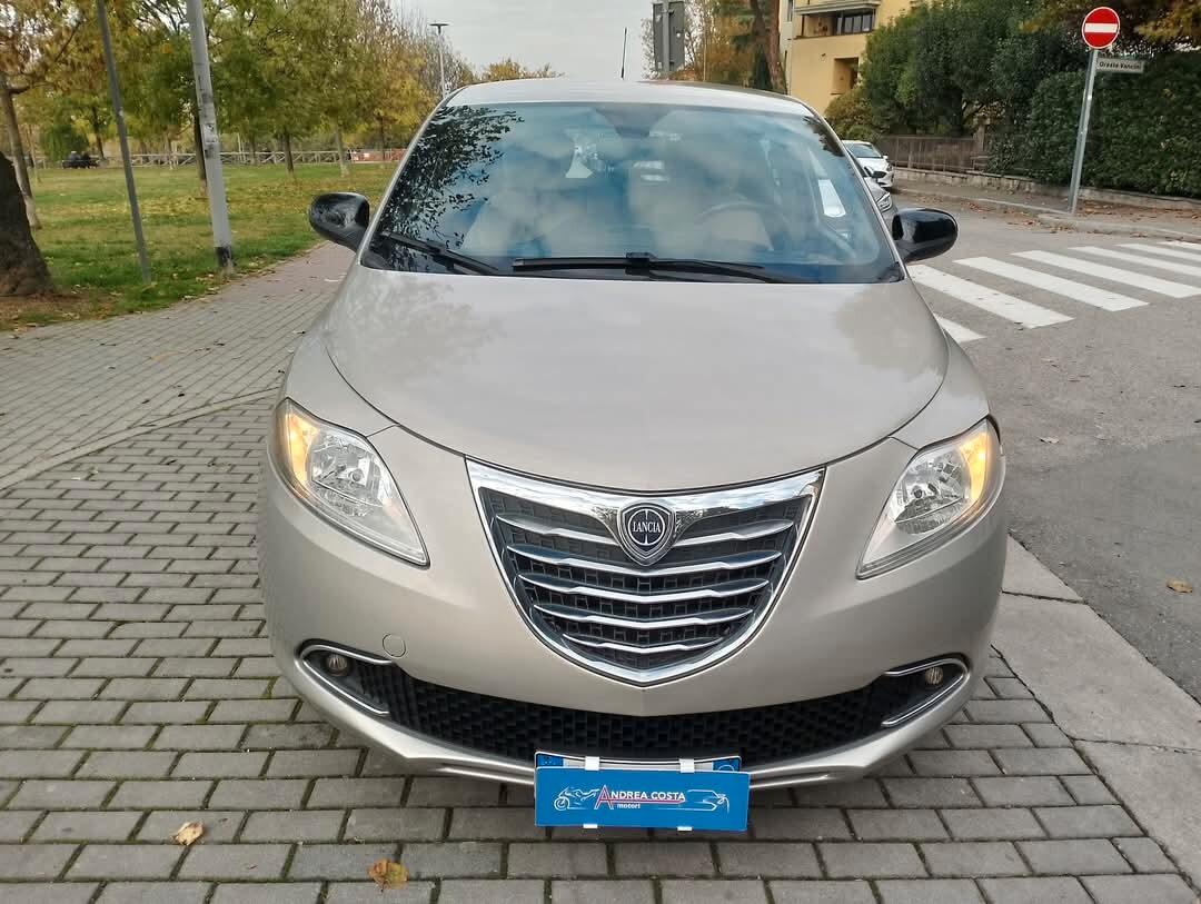 Lancia Ypsilon 1.2 69 CV 5 porte Platinum