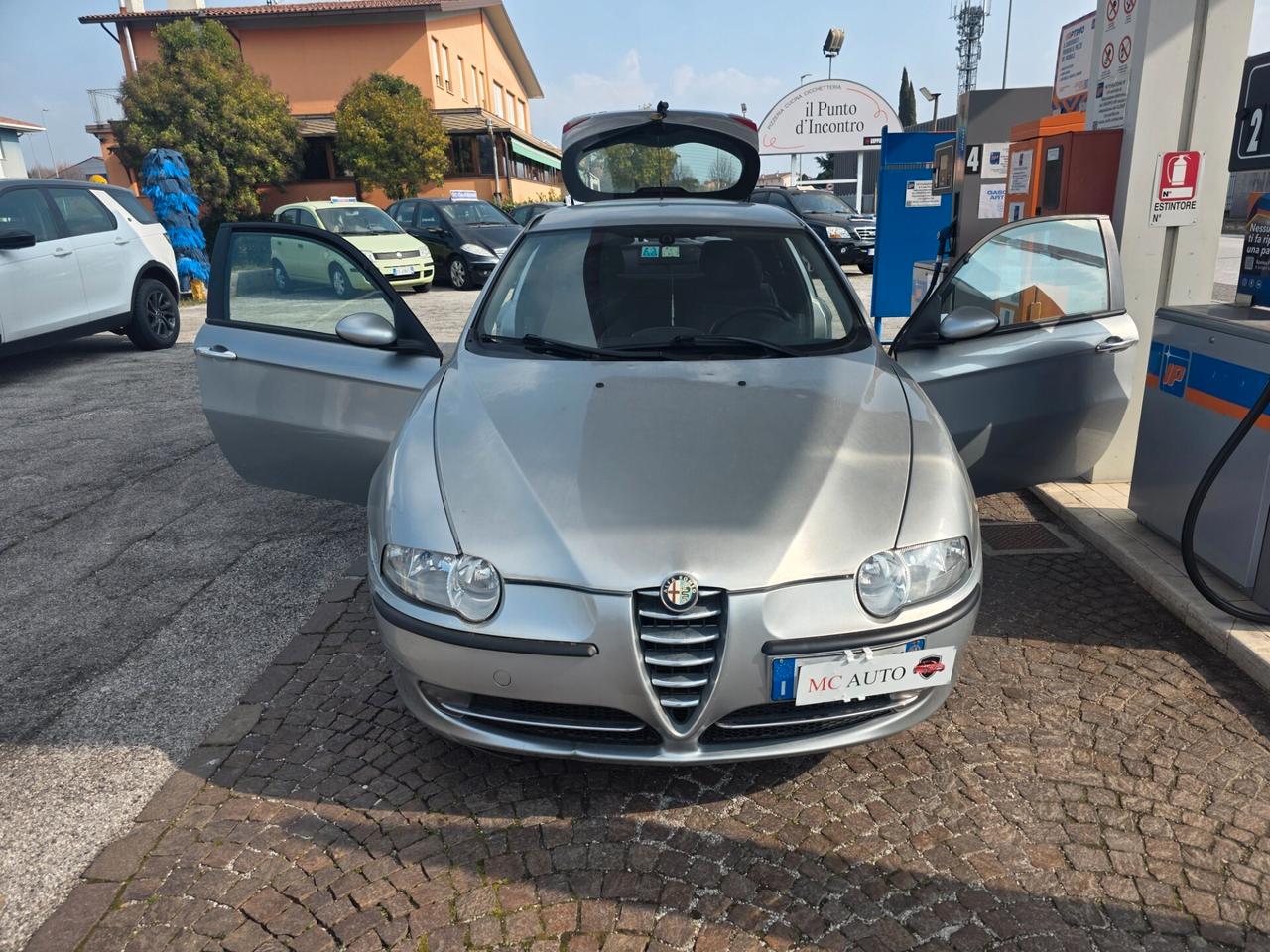 Alfa Romeo 147 1.6i 16V Twin Spark cat 3p. Con 251.000