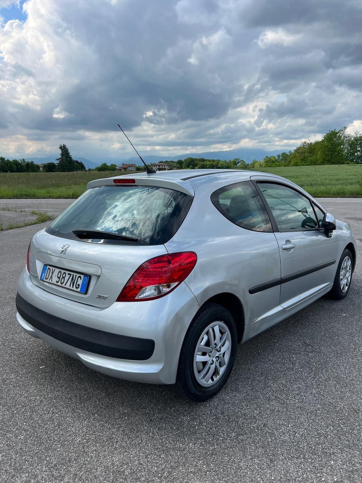 Peugeot 207 1.4 8V 75CV 3p. X Line ECO GPL