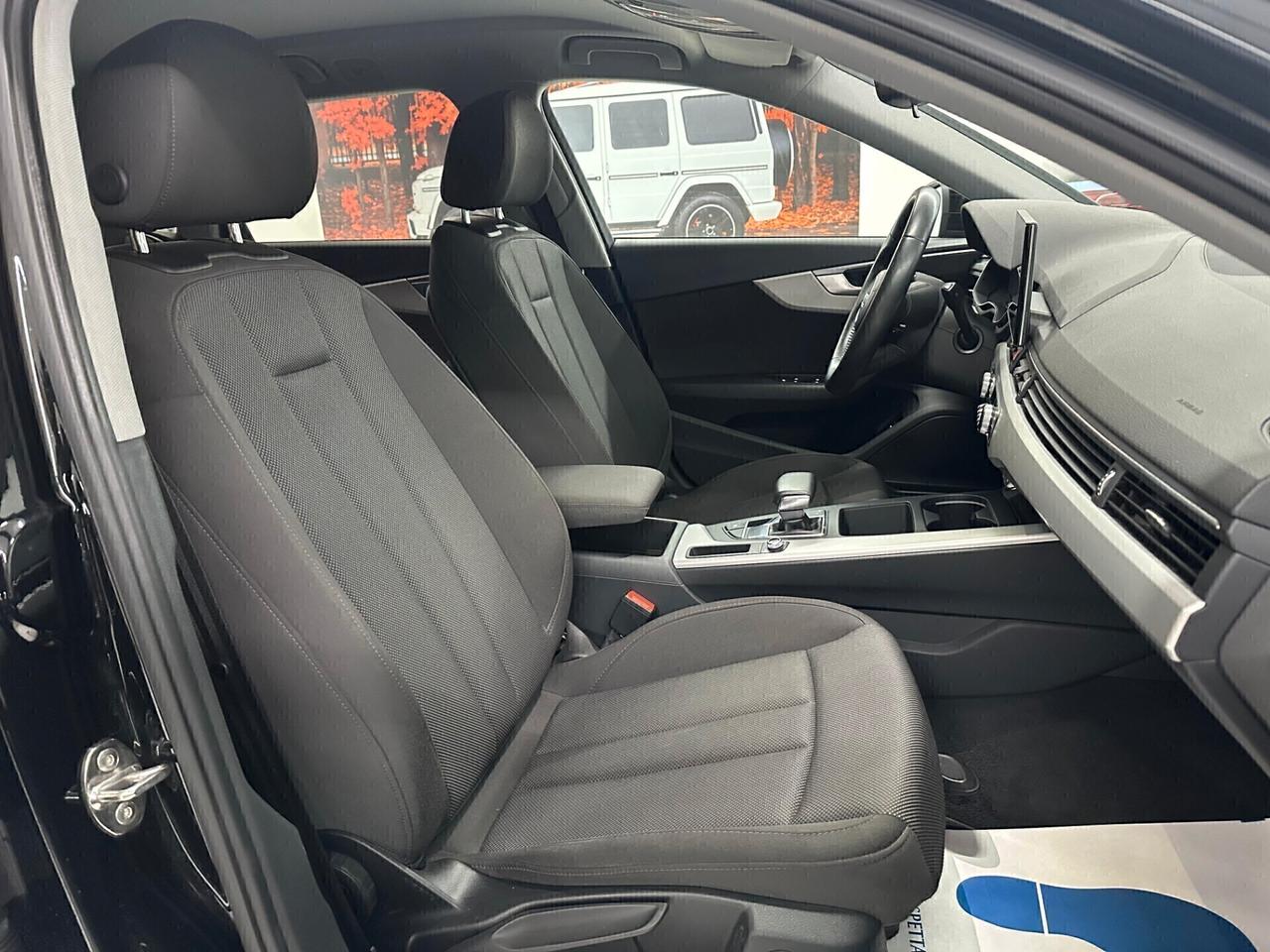 Audi A4 Avant 30 2.0 tdi 122cv s tronic
