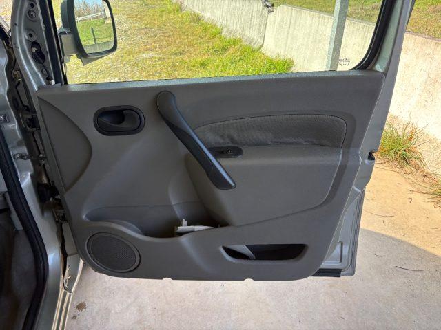 RENAULT Kangoo 1.6 105CV 5 porte Dynamique OK NEOPATENTATI