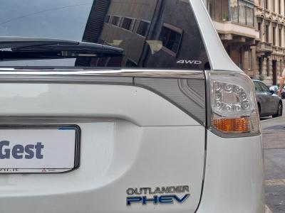 Mitsubishi Outlander phev 2.0 Instyle Diamond 4wd