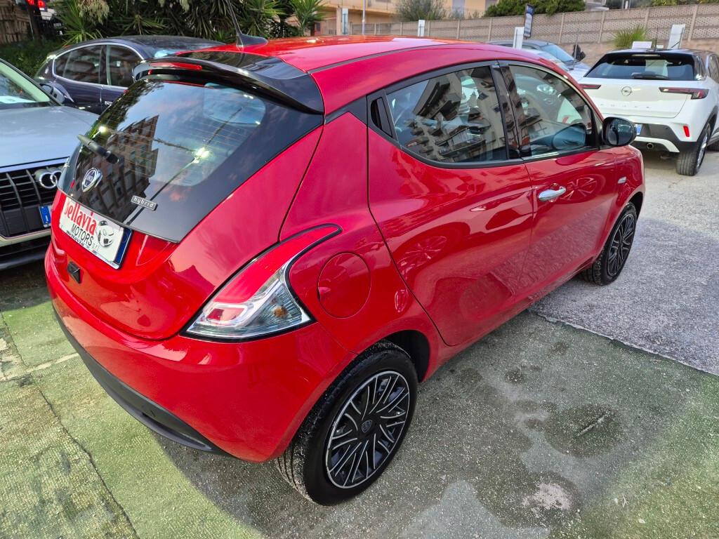 Lancia Ypsilon 1.0 5 porte Hybrid 2023