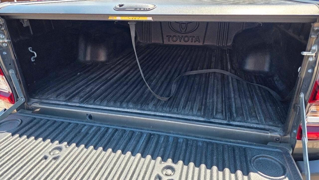 Toyota Hilux 2.8D INVINCIBLE ITALIANA GARANZIA TOYOTA