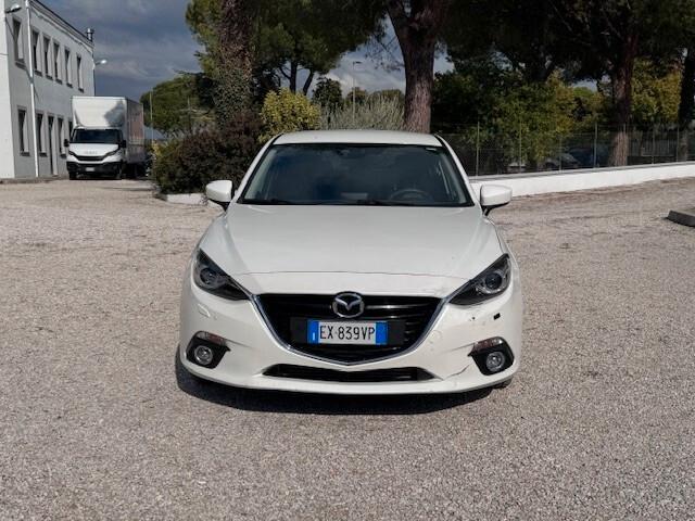 Mazda 3 2.2 Skyactiv-D Exceed - LIEVE URTO FRONT. !!
