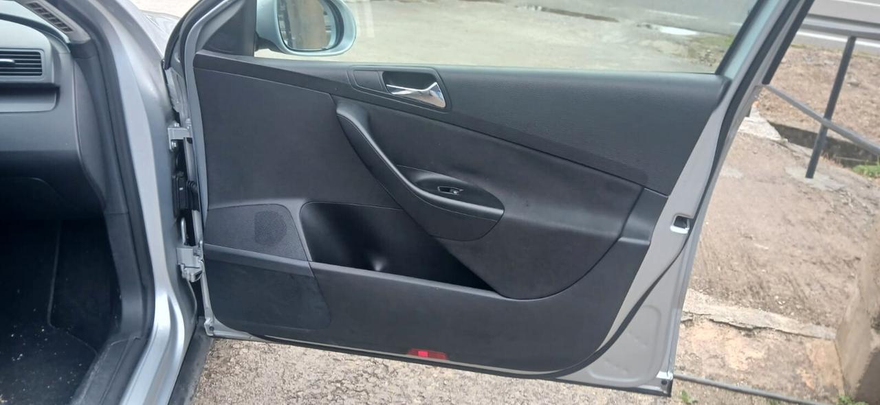 Volkswagen Passat 2.0 TDI SW Highline - 2007