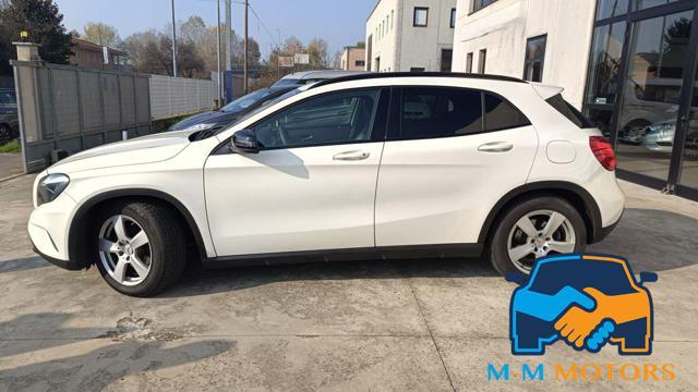 MERCEDES-BENZ GLA 200 d Automatic Business