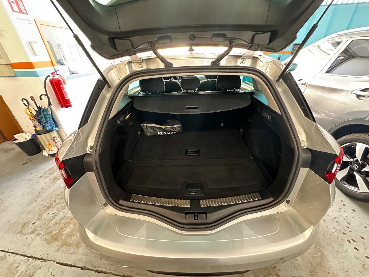 Renault Mégane Sporter TCe 140 CV EDC Intens