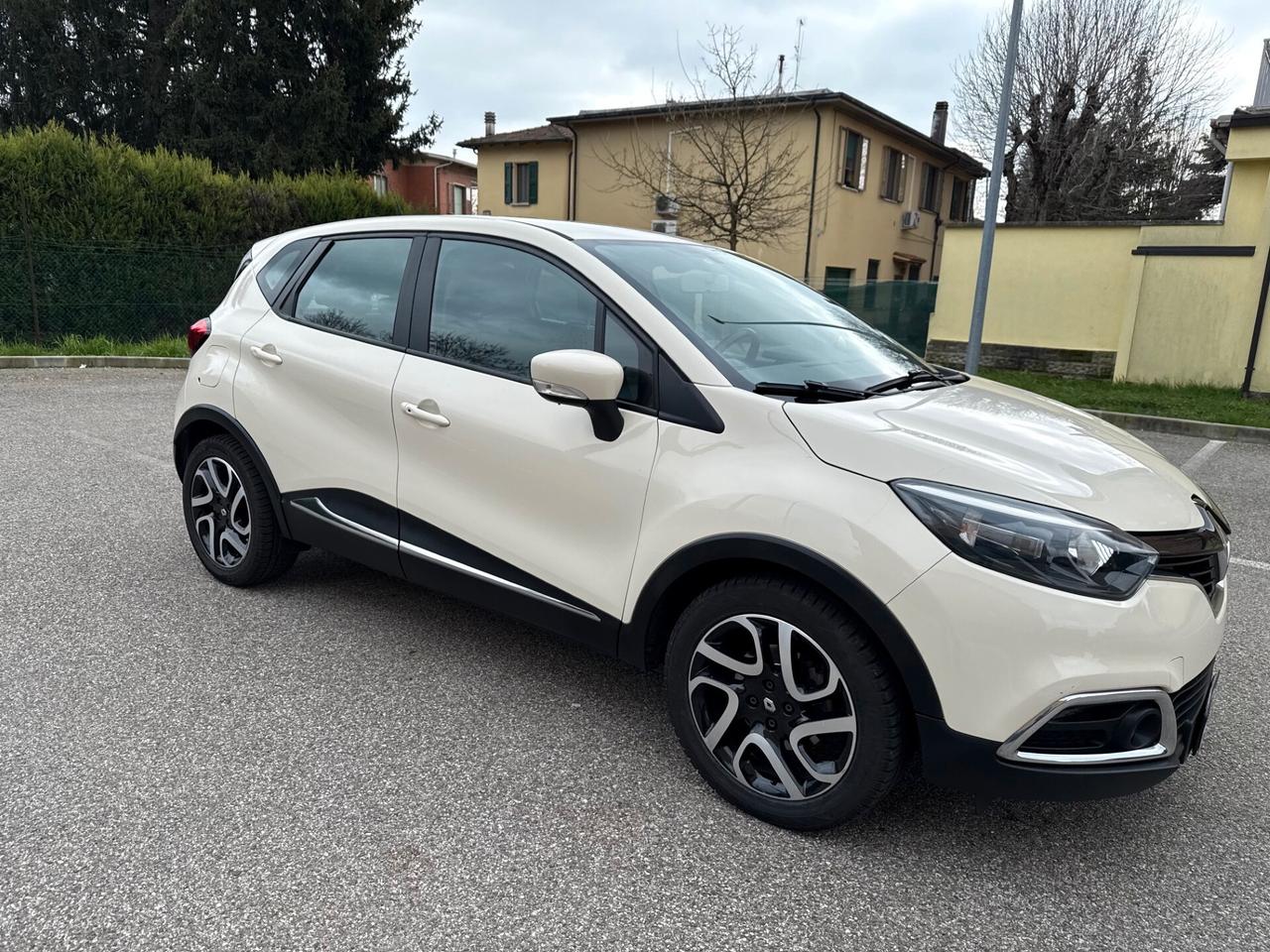 Renault Captur 1.5 dci - NAV. - NEOPATENATI - 12 MESI DI GARANZIA