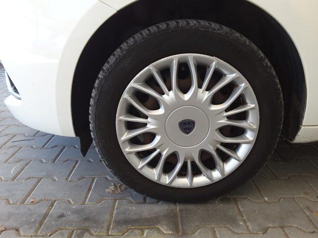 LANCIA Ypsilon 1.2 69cv 5 porte Silver *solo 52.800 Km*