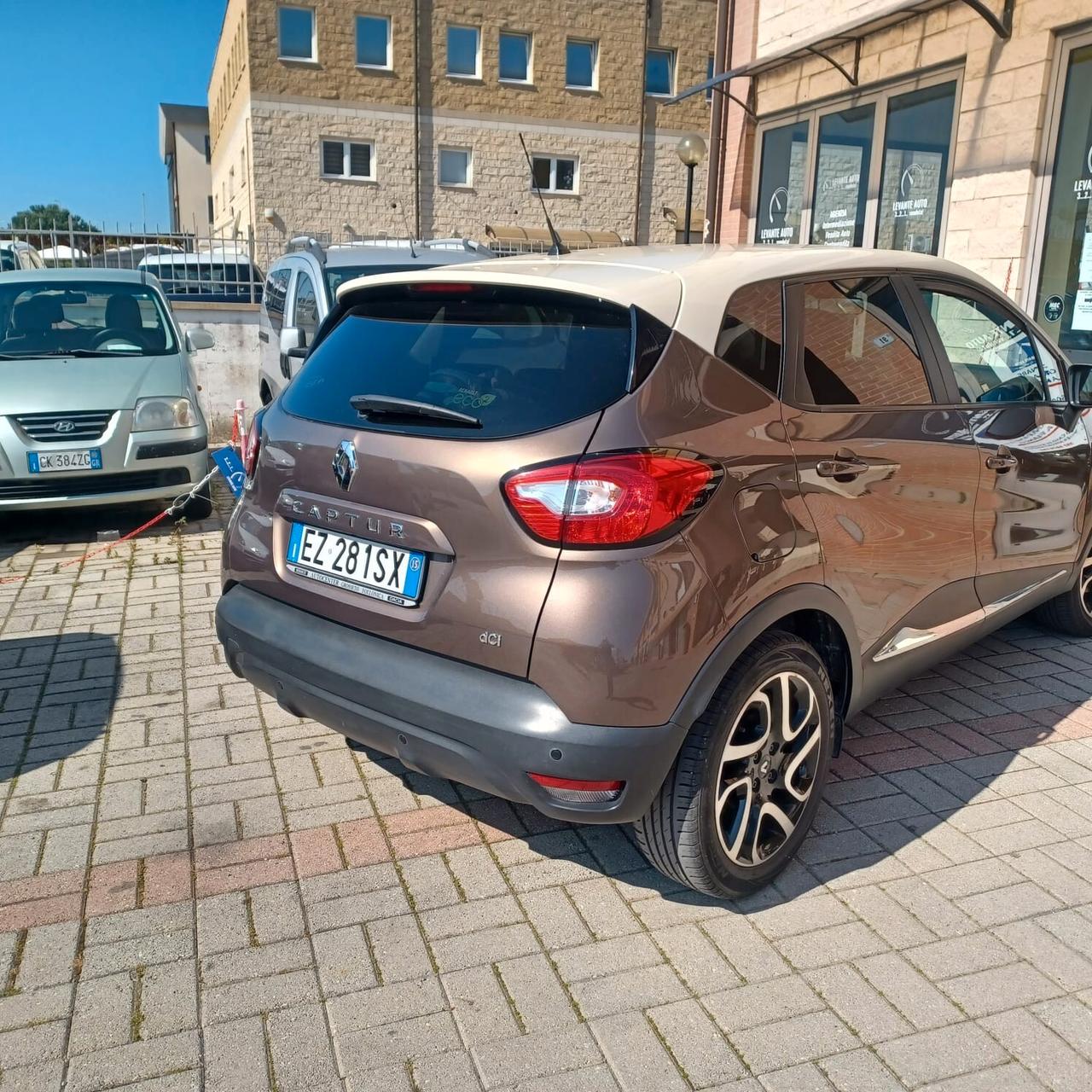 TENUTA IN MODO MANIACALE SEMPRE IN GARAGE CAPTUR 1.5