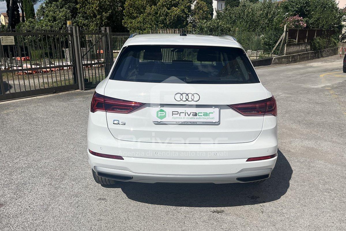 AUDI Q3 35 TDI S tronic Business Advanced