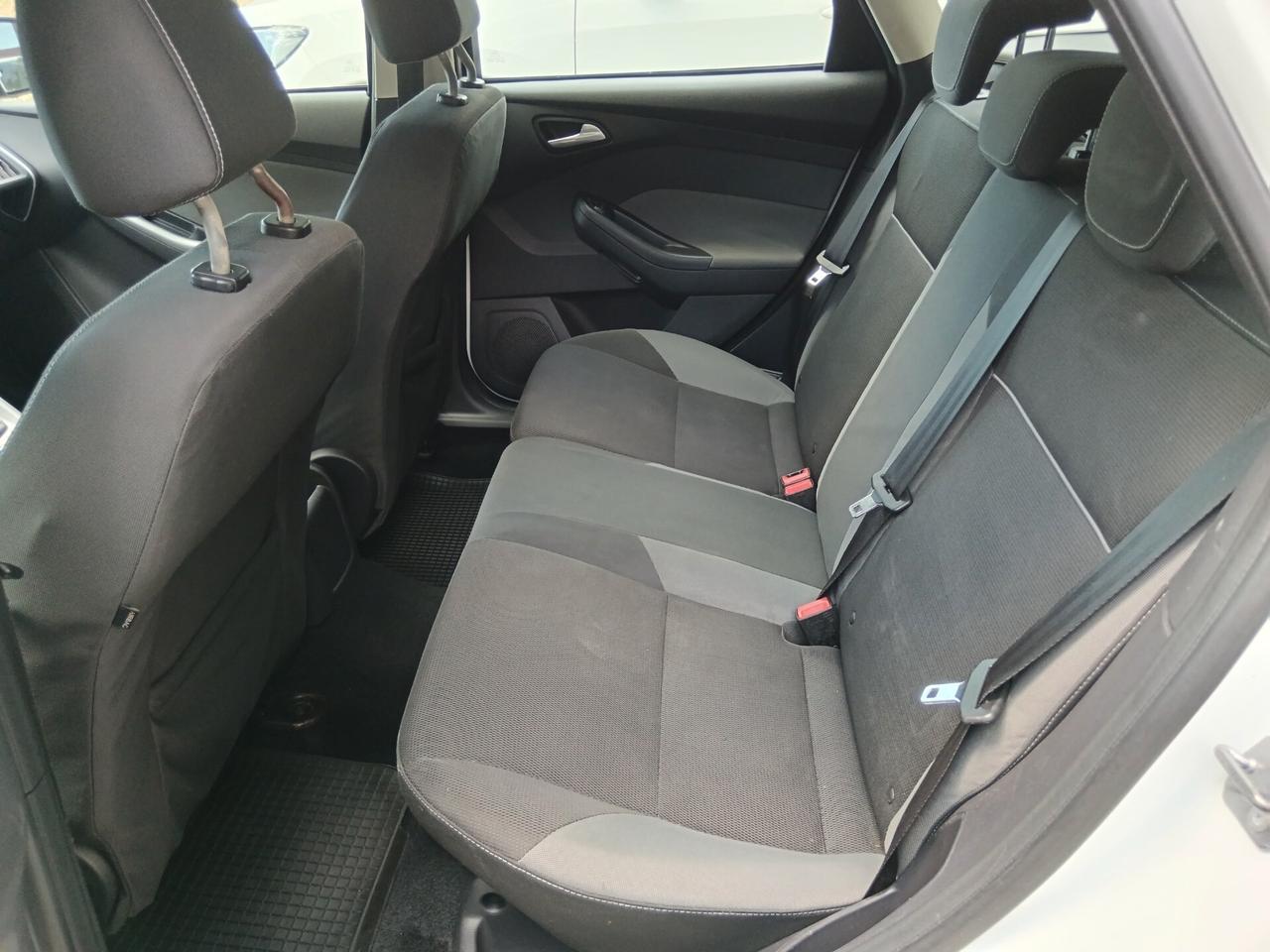 Ford Focus 1.6 TDCi 95CV SW SENSORI PARK