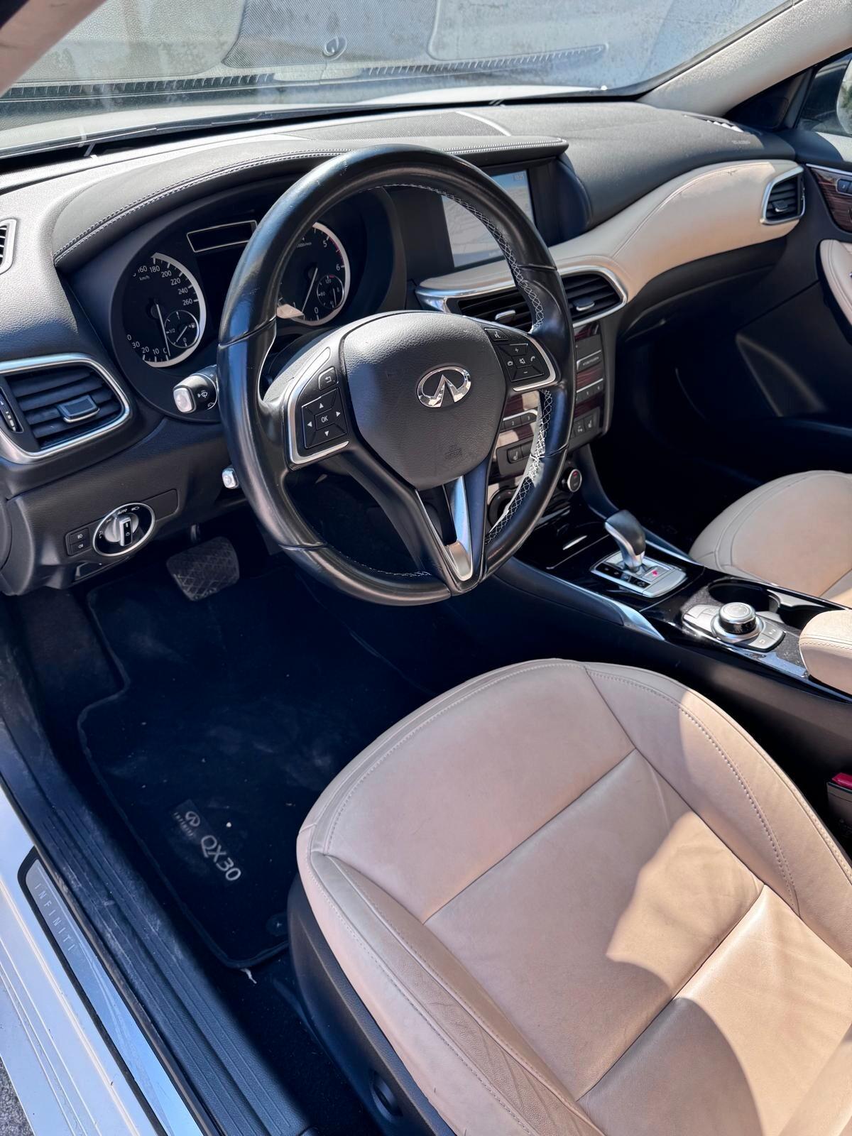 Infiniti Q30 2.2 diesel DCT AWD Luxe Tech