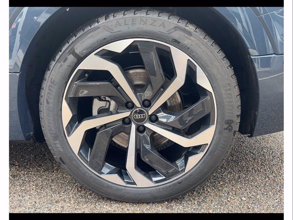 AUDI Q8 e-tron 55 business advanced quattro del 2024