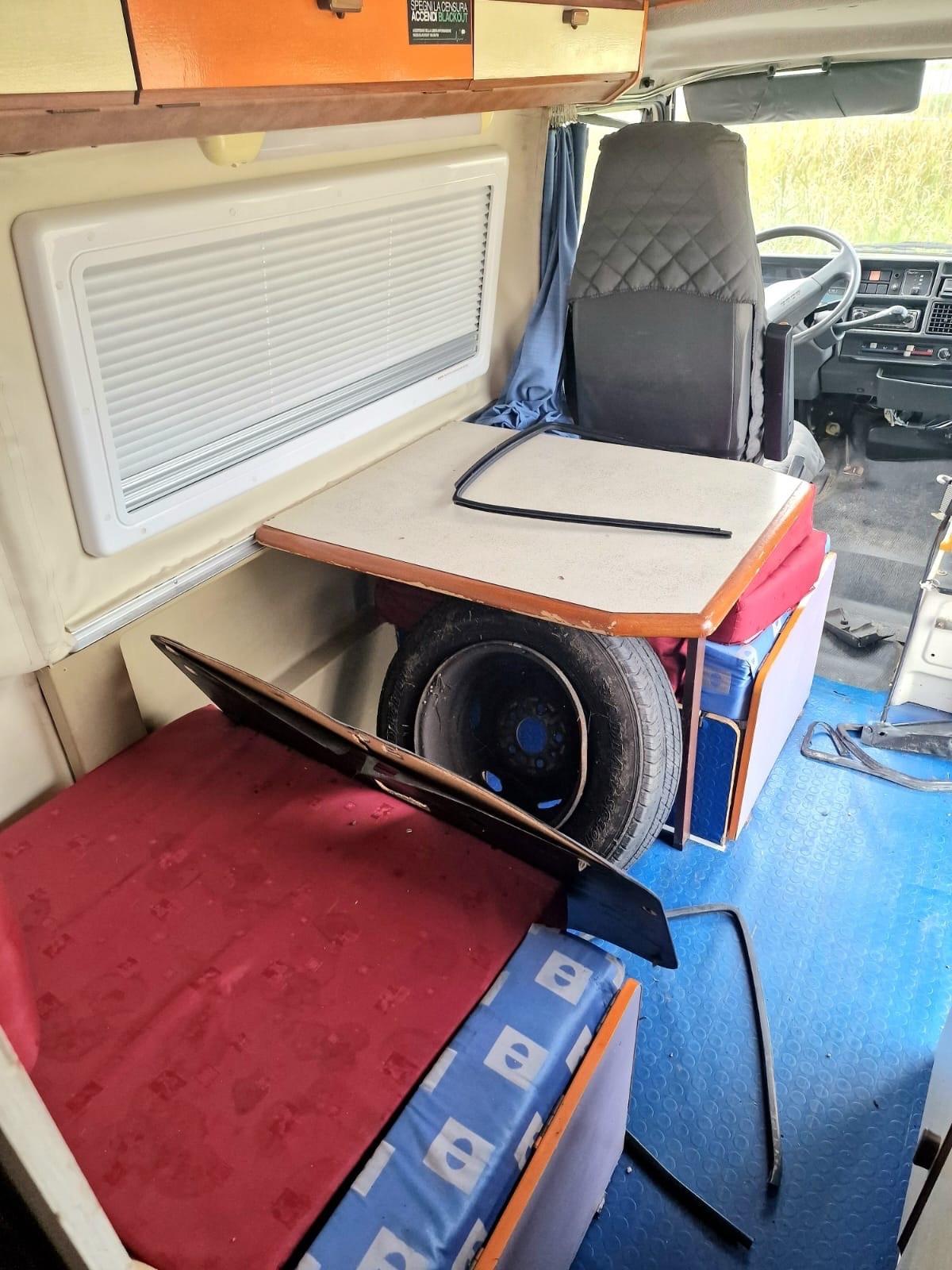 938 camper puro fiat 290 sinistrato del 1991 in saldo