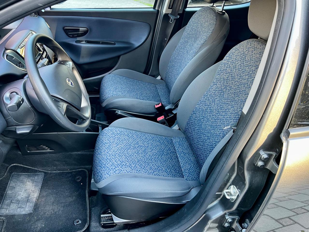 Lancia Ypsilon 1.0 FireFly 5 porte S&S Hybrid Oro