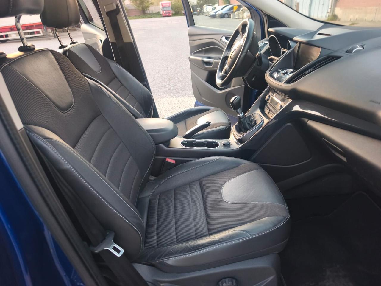 Ford Kuga 2016---1.5 Benzina