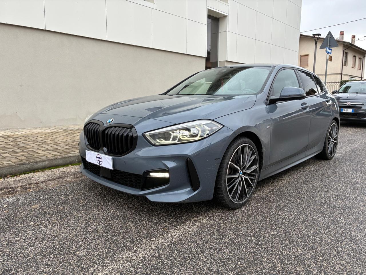 Bmw 116 116d 5p. Msport