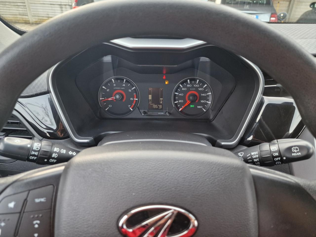 Mahindra KUV100 1.2 VVT K8