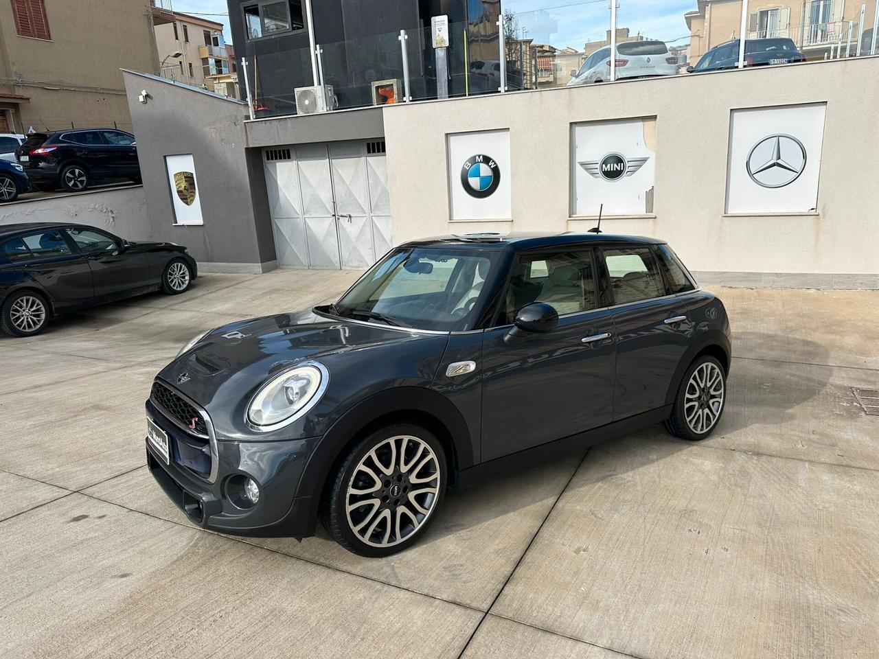 Mini 2.0 Cooper SD aut. Hype 5 porte