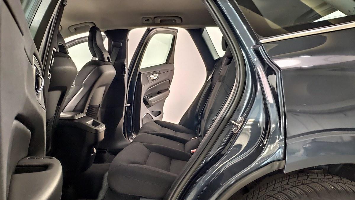 VOLVO Xc60 B4 Mild Hybrid (D) Awd Geartronic Momentum Pro