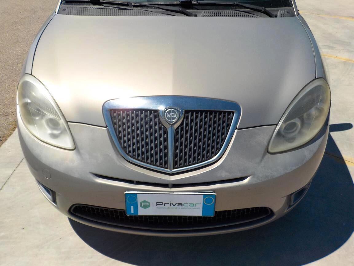 Lancia Ypsilon 1.3 MJT 90 CV Oro