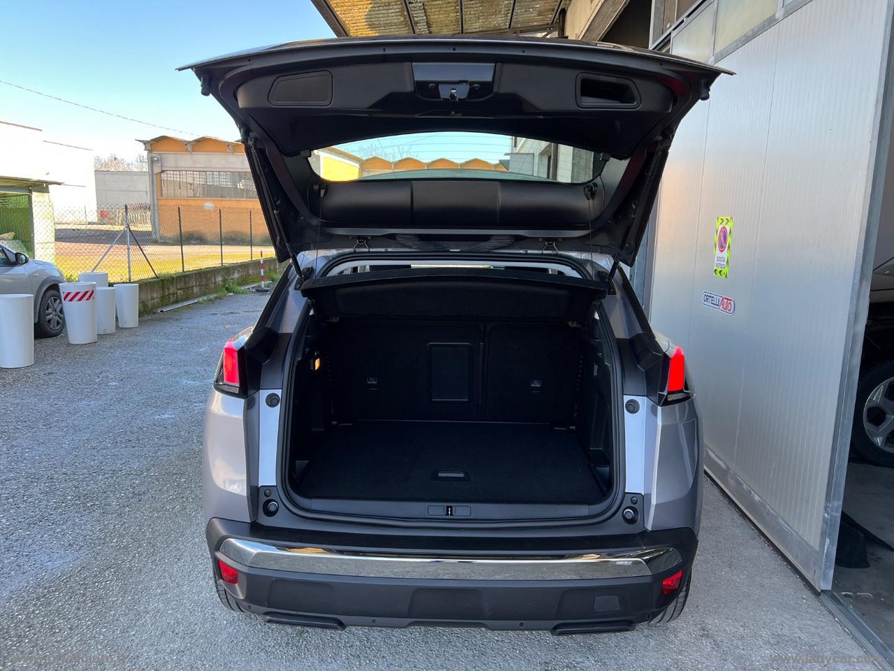 PEUGEOT 3008 BlueHDi 130 S&S EAT8 Business IVA DEDUCIBILE