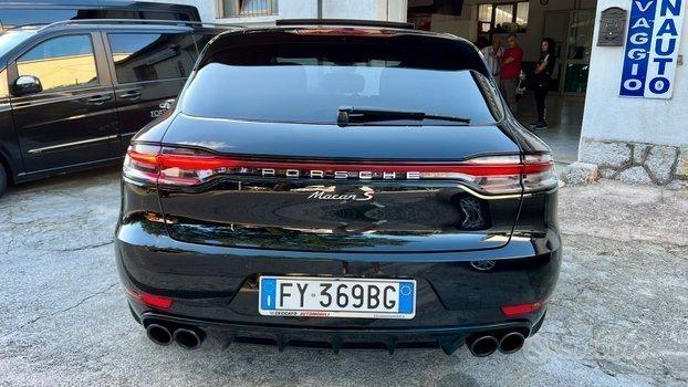 Porsche Macan S