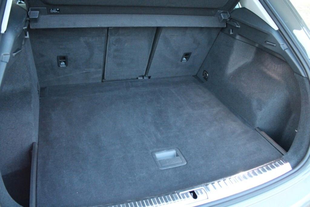 AUDI Q3 2.0 TDI 150 CV s-tronic *Matrix *Luci Ambiente