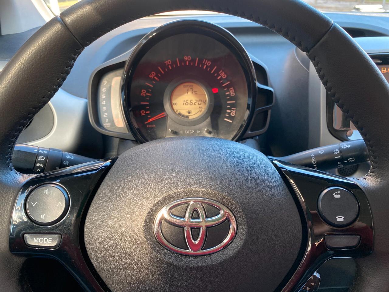 Toyota Aygo 1.0 VVT-i 69 CV 5 porte x-clusiv