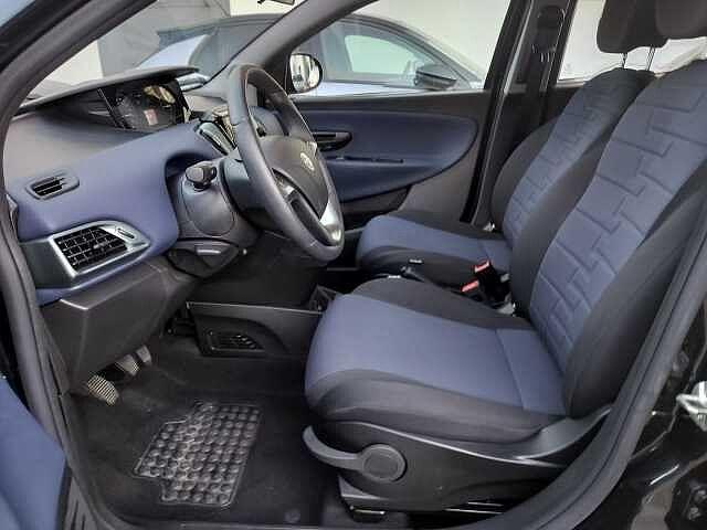 Lancia Ypsilon 1.0 FireFly 5 porte S&S Hybrid Platino