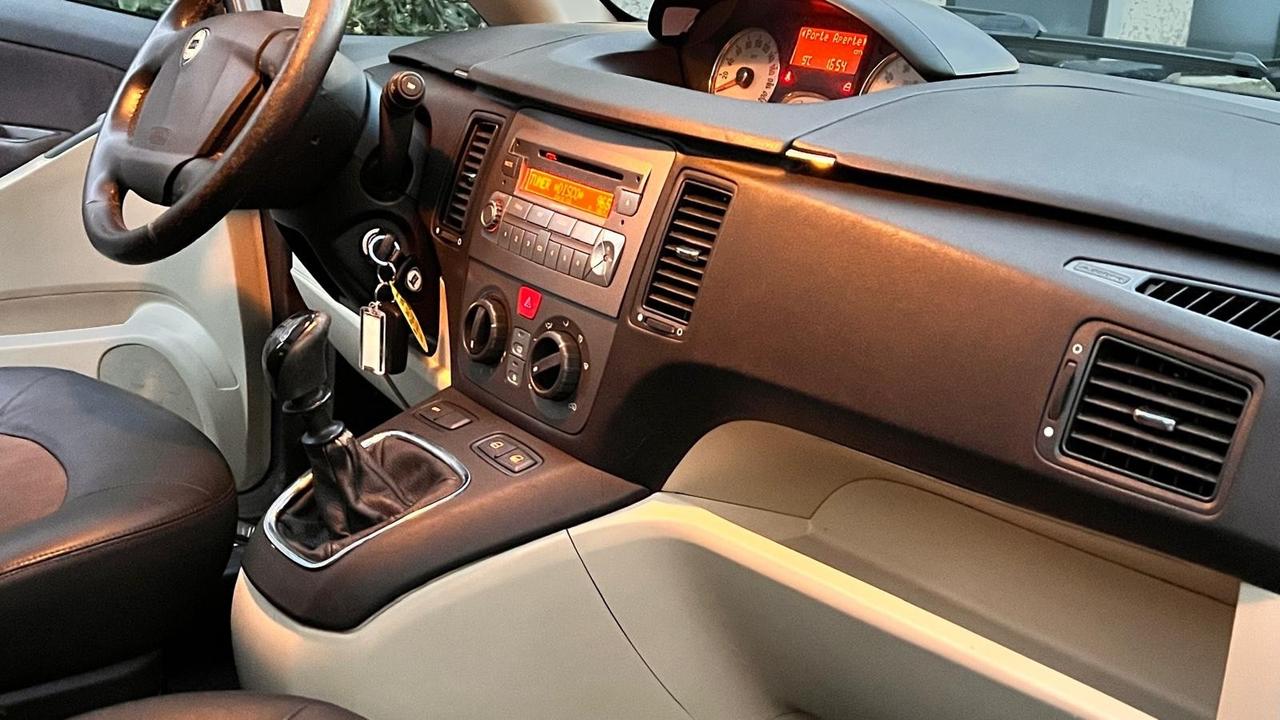 Lancia MUSA 1.4 16V Platino ok neo patentati