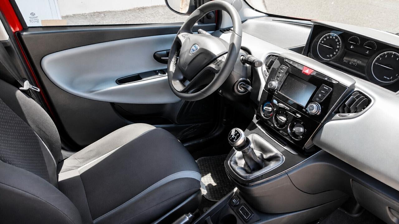 LANCIA Y 1.2 Benzina leggere la descrizione