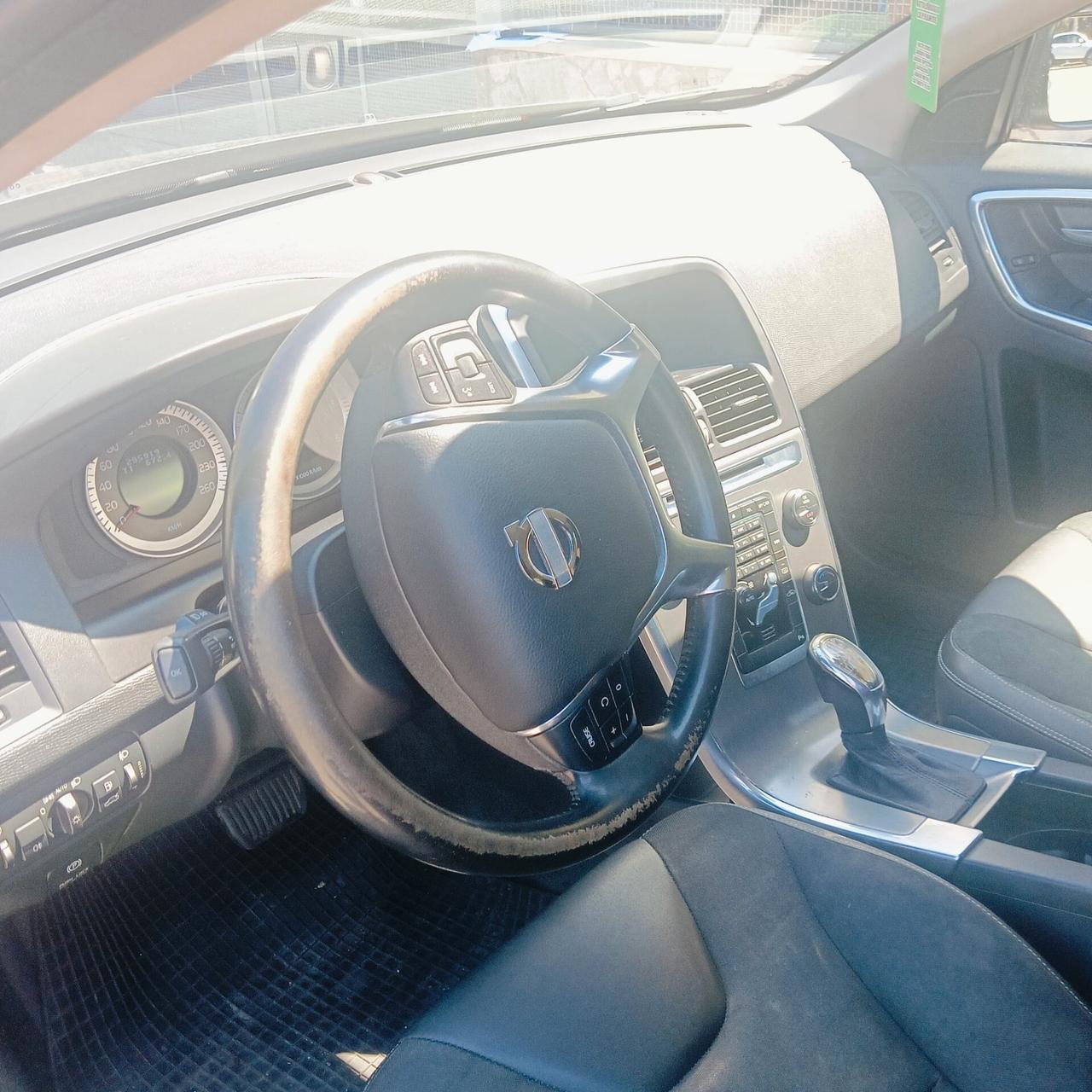 Volvo XC 60 XC60 D5 AWD Geartronic Kinetic