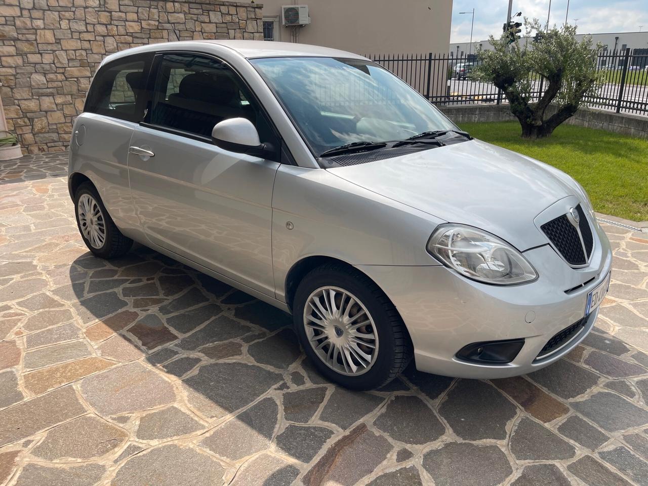 Lancia Ypsilon 1.4 Ecochic GPL