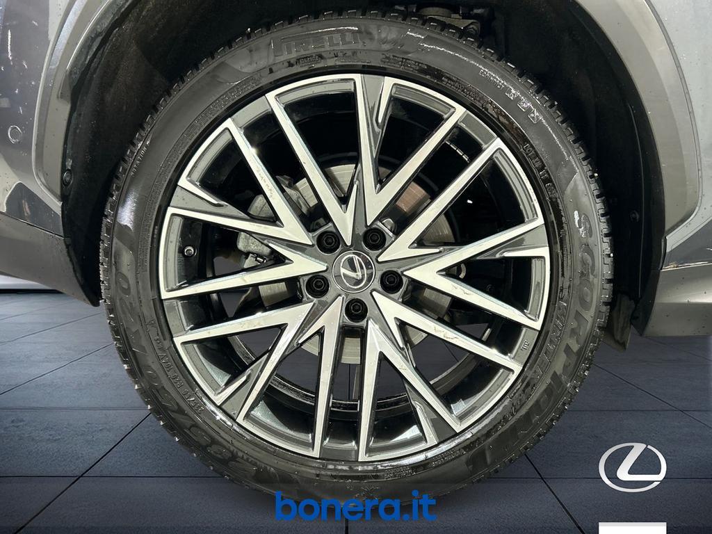 Lexus NX 2.5 Hybrid Luxury 4WD e-CVT