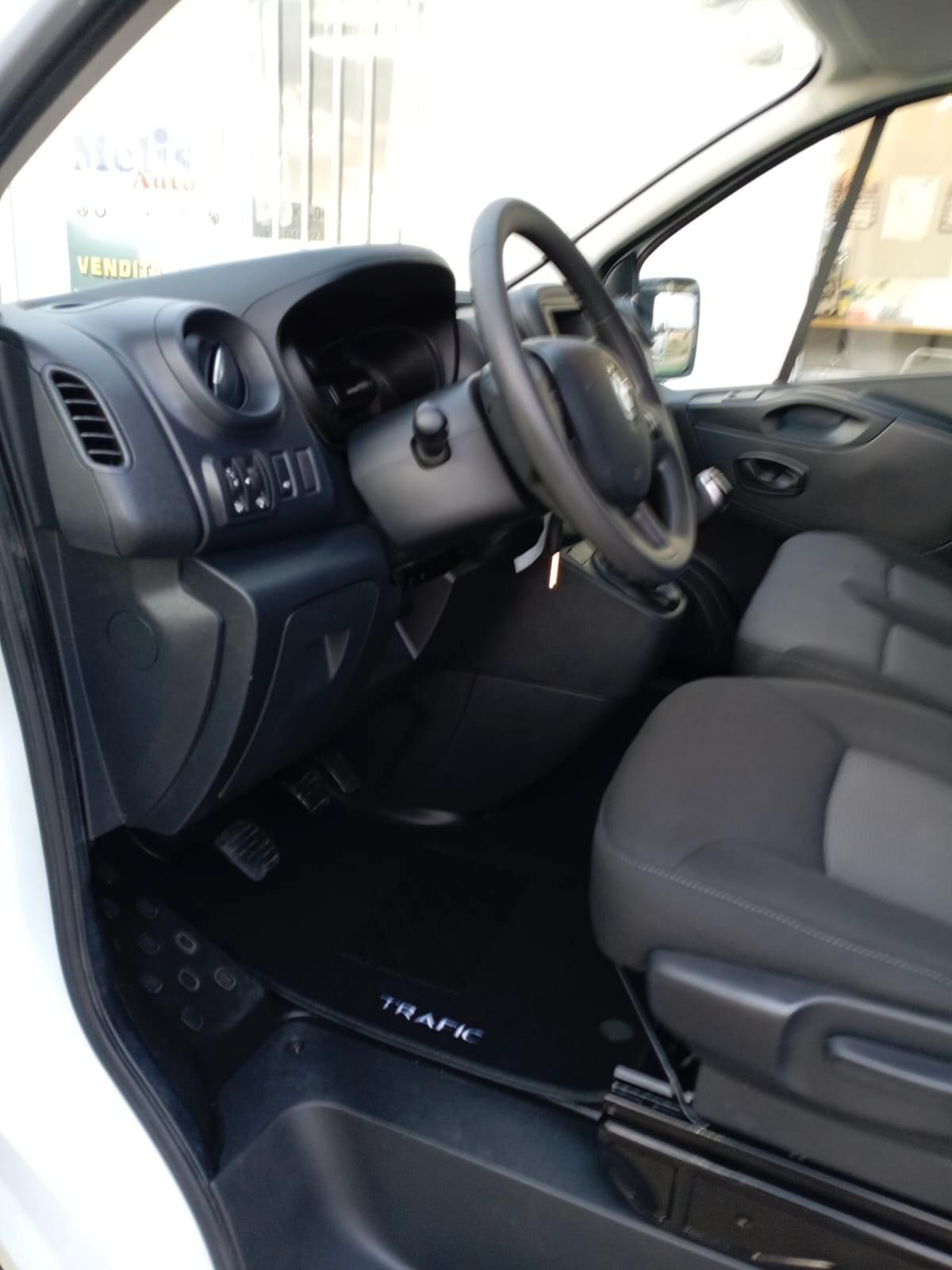 Renault Trafic FURGONE 3 POSTI TRIPLA APERTURA iva esposta