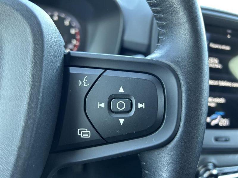 Volvo XC40 T2 Momentum Core 1 PROPRIETARIO - GANCIO TRAINO