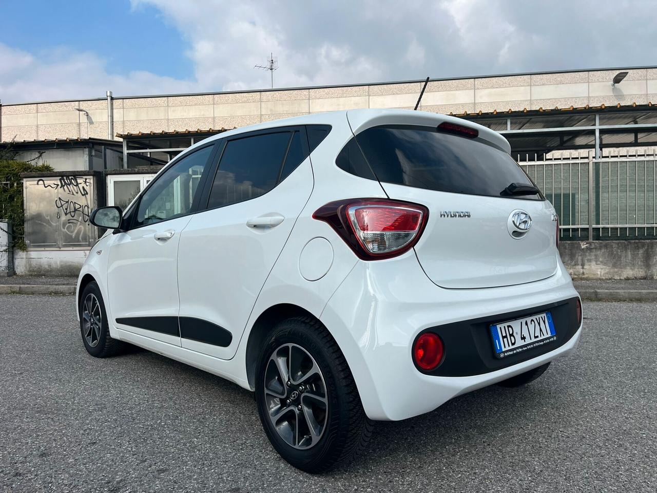 Hyundai i10 1.0 BENZ SOLO 20.000KM