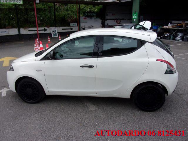 LANCIA Ypsilon 1.0 FireFly 5 porte S&S Hybrid Ecochic Silver