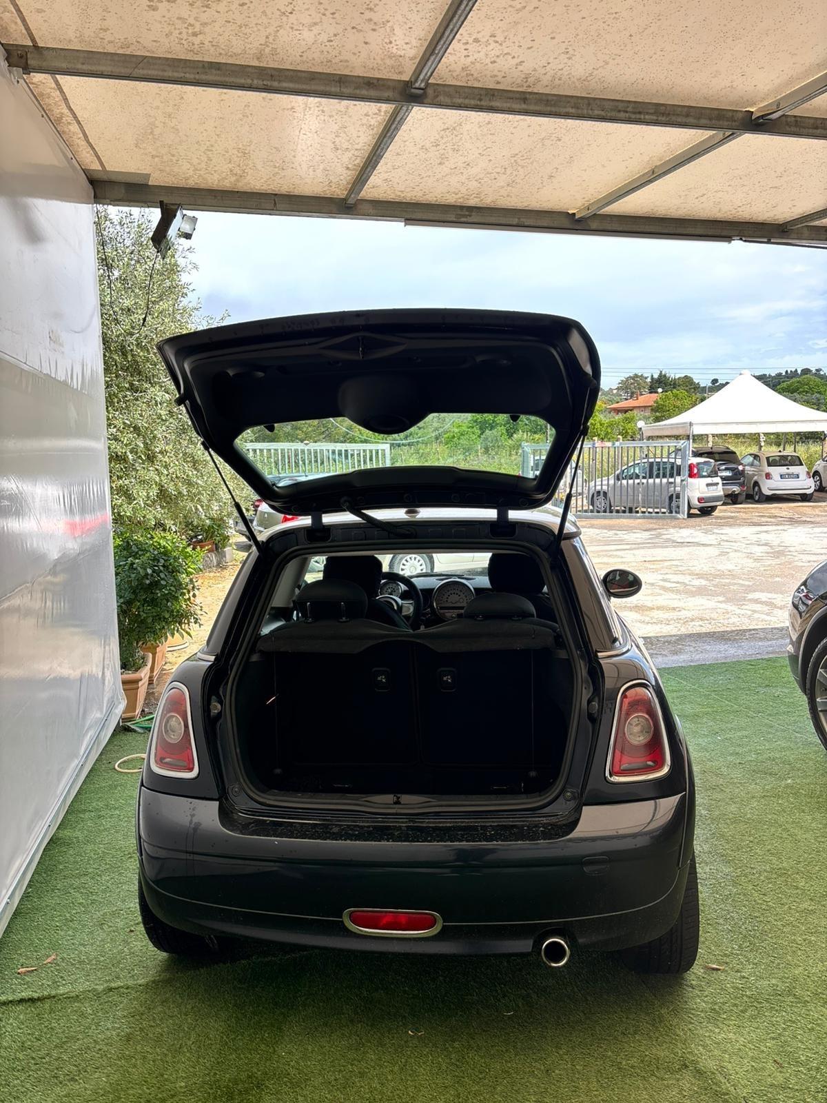 MINI COOPER 1.6 COOPER D