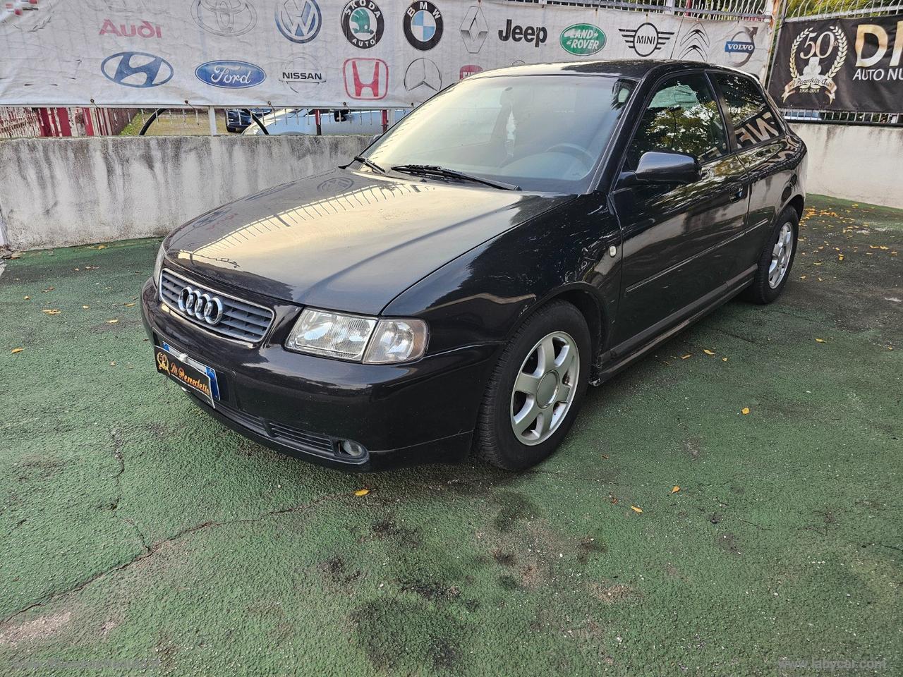 AUDI A3 1.9 TDI 110CV 3p. Attraction