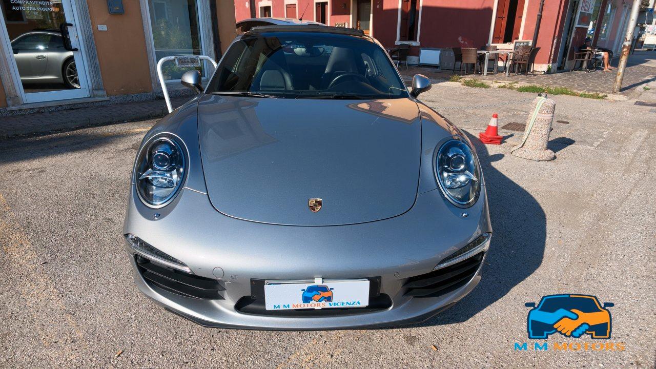 Porsche 911 Coupe 3.4 Carrera 4
