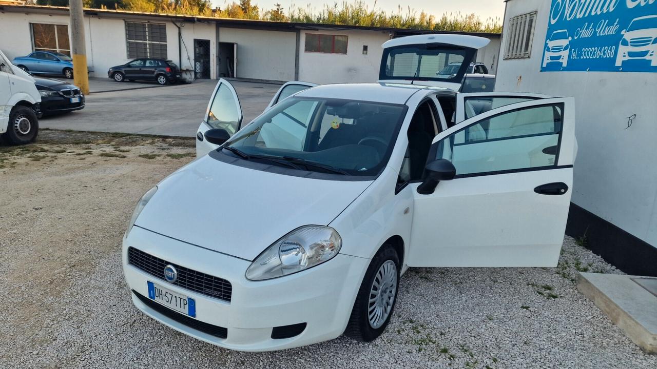 Fiat Grande Punto 1.3MJT 75 5p.Van Active 4pt