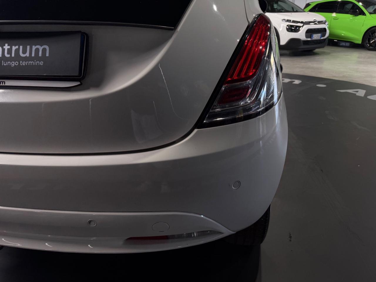 Lancia Ypsilon 1.0 FireFly 5 porte S&S Hybrid Ecochic Gold