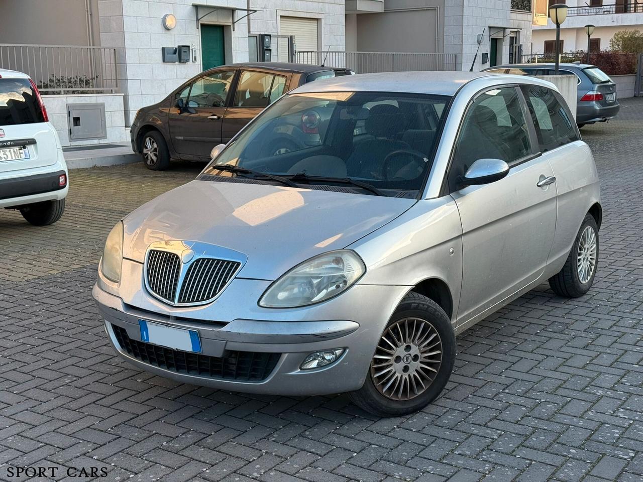 Lancia Ypsilon 1.3 MJT 69 CV Oro Giallo