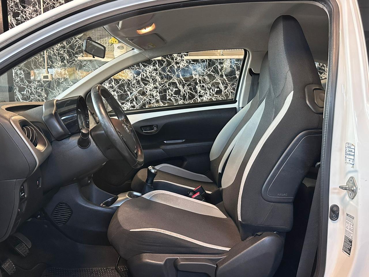 Toyota Aygo 1.0 VVT-i 69 CV 3 porte x-clusiv