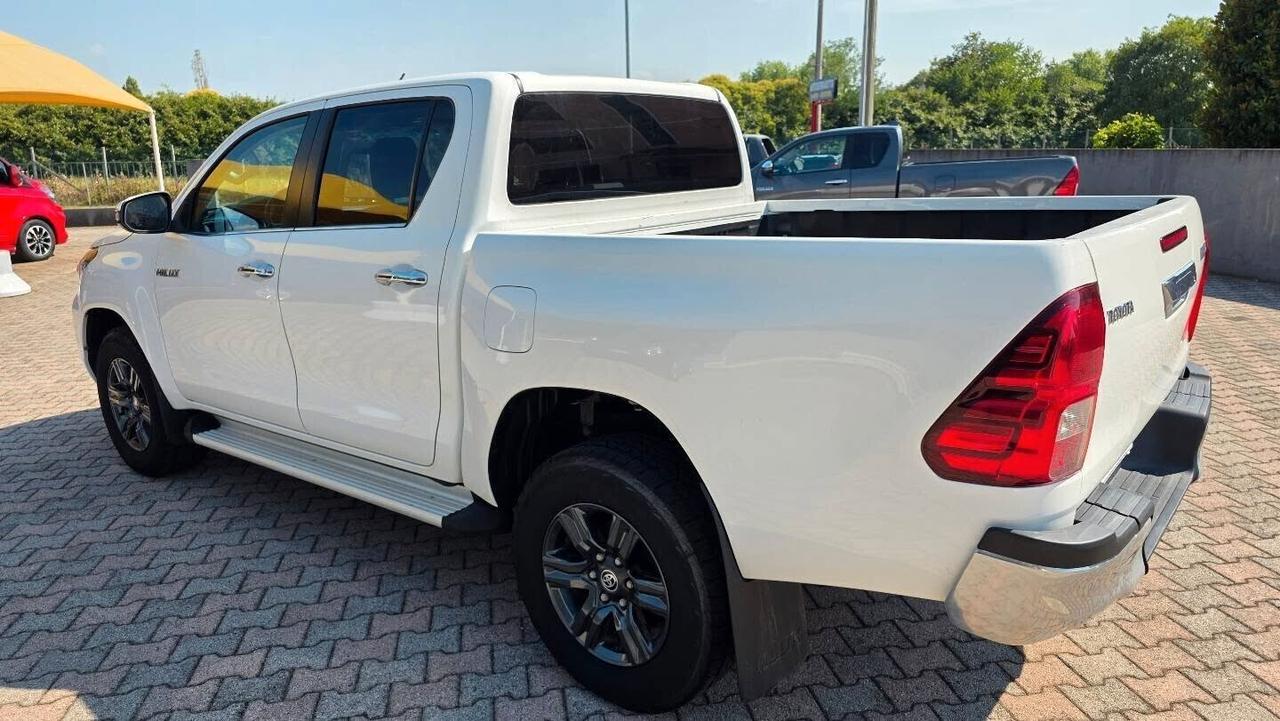 Toyota Hilux 2.4 D-4D Double Cab Lounge MANUALE ITALIANA